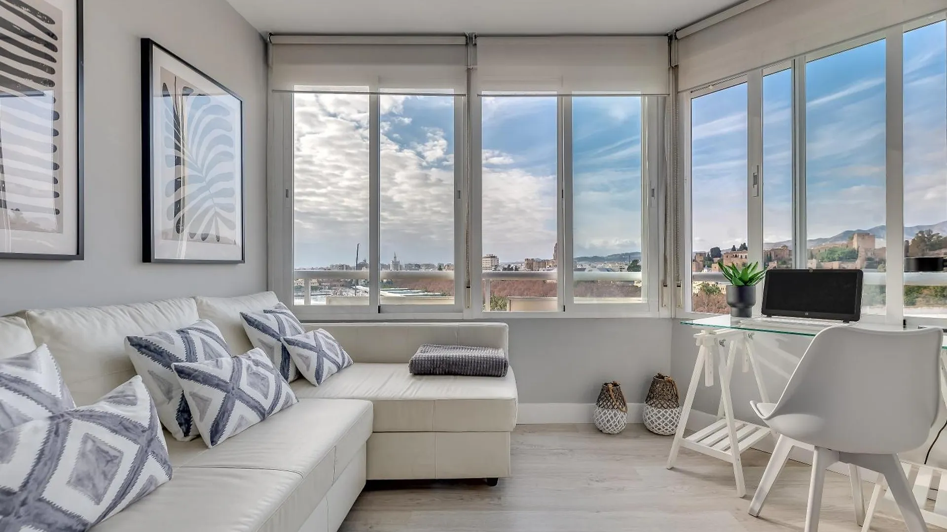 Xpce Muelle 1 Apartment Malaga 0*,