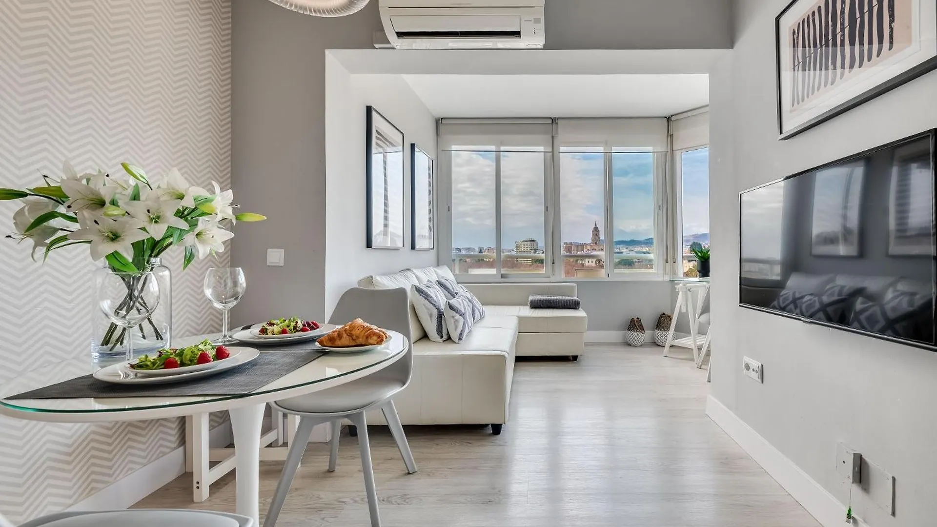 Xpce Muelle 1 Apartment Malaga 0*,  Spain