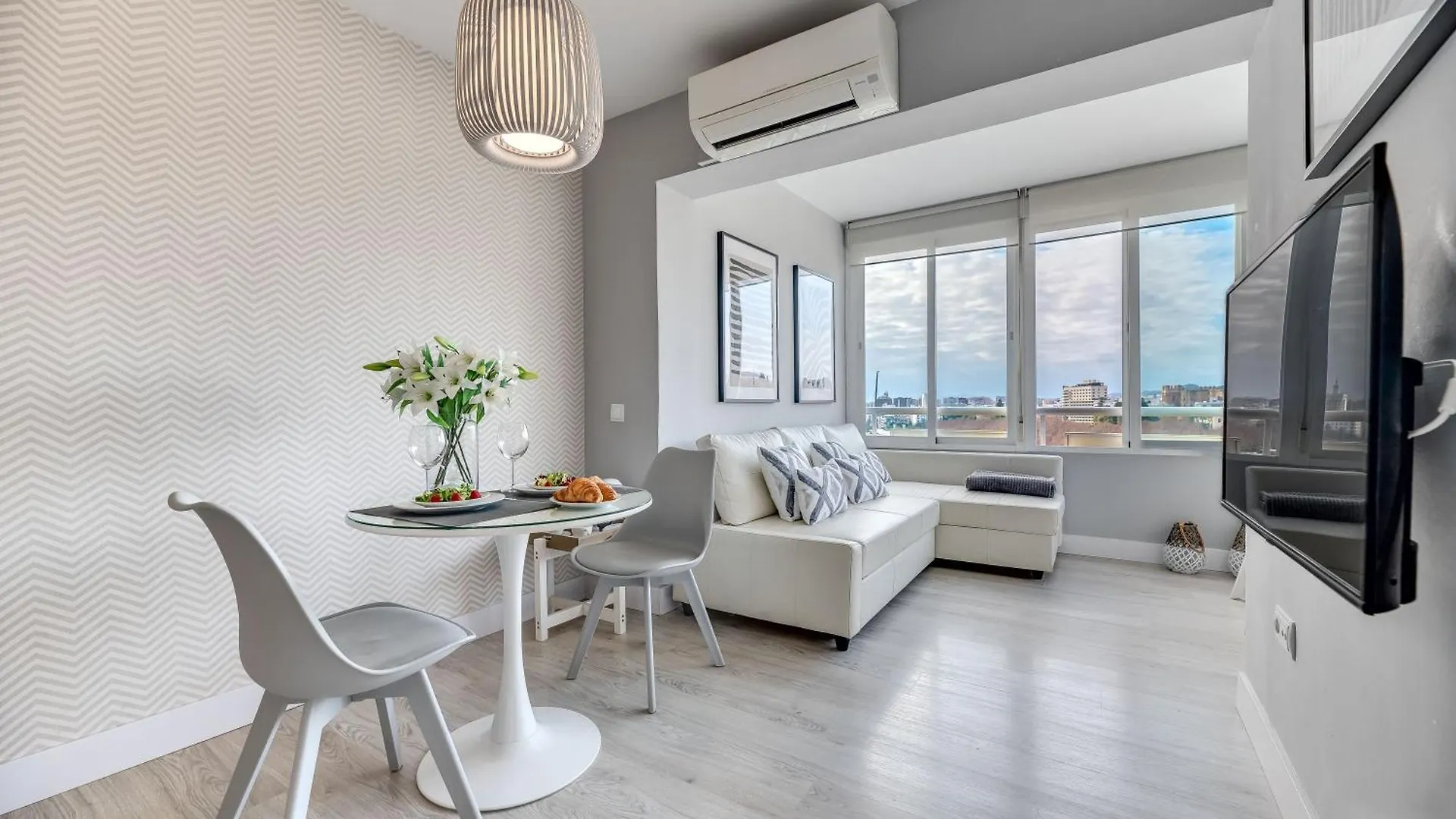Xpce Muelle 1 Apartment Malaga