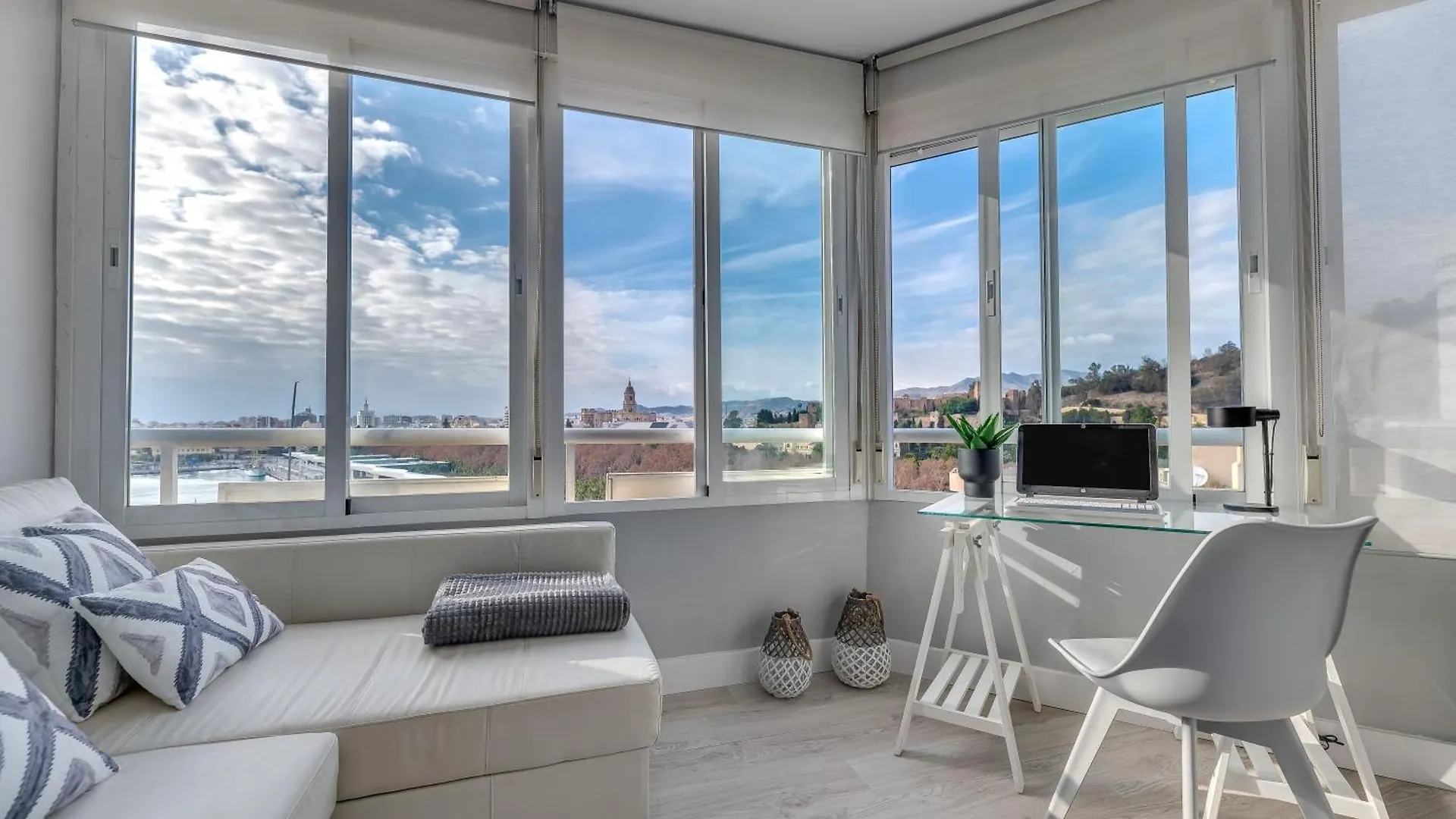 Xpce Muelle 1 Apartment Malaga
