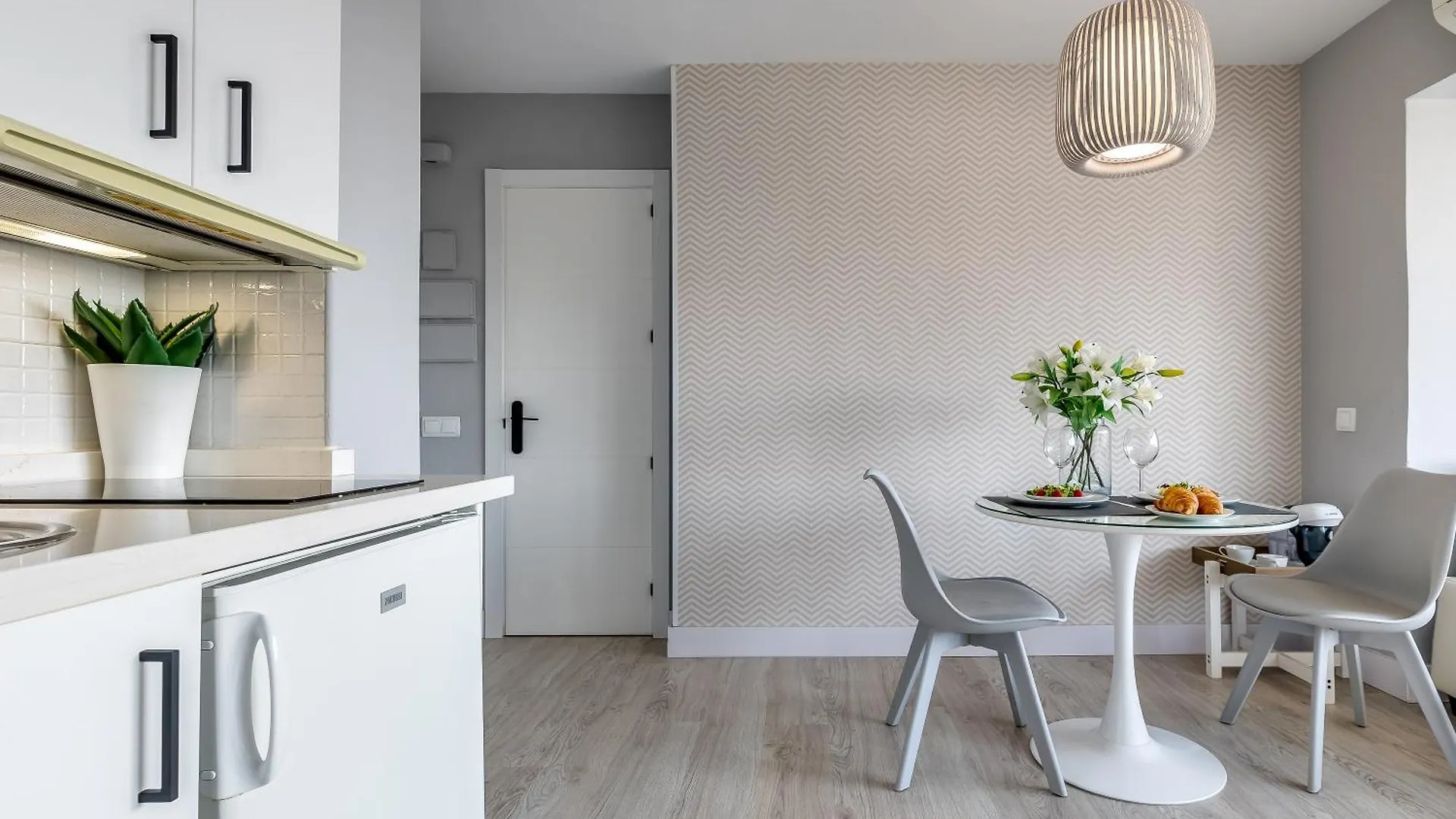 Xpce Muelle 1 Apartment Malaga